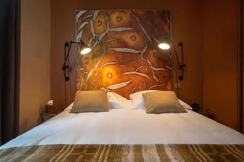 Hotel Aux Trois Portes 2*