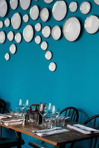 Hotel Aux Trois Portes 2*